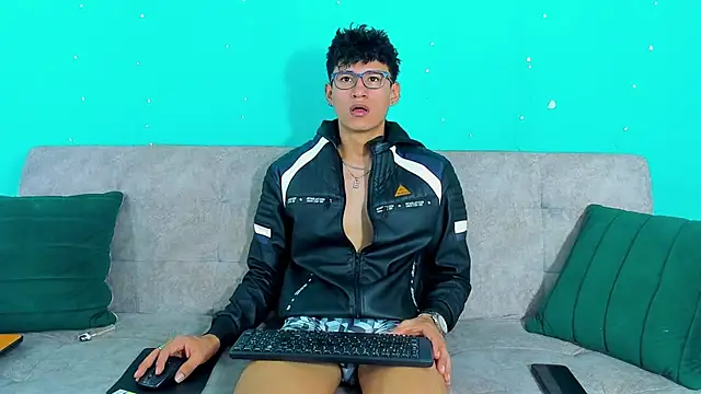 Snapshot of NicolasTorrez chatting on June 15, 3:25 pm NicolasTorrez online show from June 15, 3:25 pm