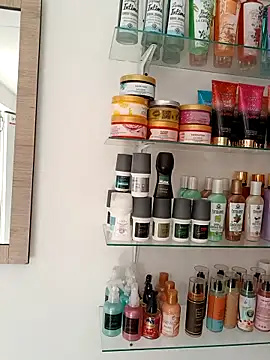 honey-suckle online show from March 14, 7:08 pm