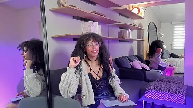 Snapshot of Tamia_25 chatting on June 28, 2:56 pm Tamia 25 online show from June 28, 2:56 pm
