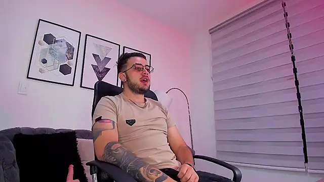 ethan grace online show from March 4, 12:00 pm