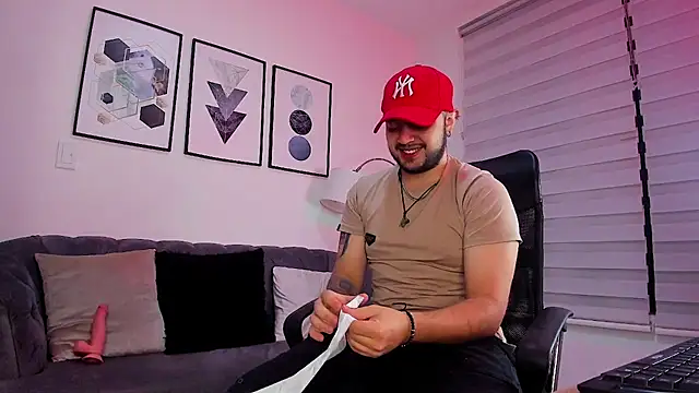 ethan grace online show from March 10, 12:10 pm