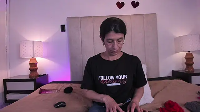 MissMilf  online show from July 1, 8:08 pm
