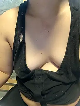 Snapshot of squirtshantal chatting on November 12, 1:50 am squirtshantal online show from November 12, 1:50 am