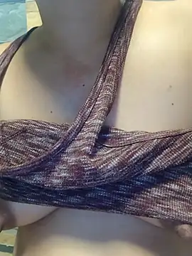 Snapshot of squirtshantal chatting on December 16, 1:43 am squirtshantal online show from December 16, 1:43 am