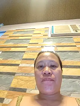 squirtshantal online show from March 10, 7:02 am