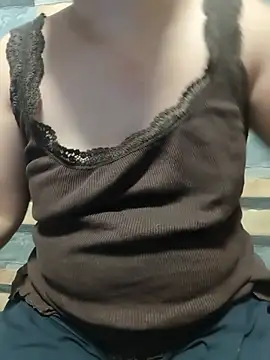 Snapshot of squirtshantal chatting on May 19, 7:53 pm squirtshantal online show from May 19, 7:53 pm