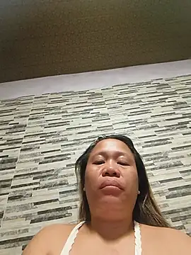 Snapshot of squirtshantal chatting on June 3, 7:08 pm squirtshantal online show from June 3, 7:08 pm