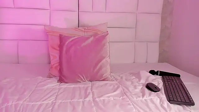 ween sheng  online show from March 8, 3:21 am