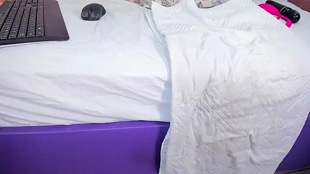 arianna sweeg online show from March 9, 4:05 am