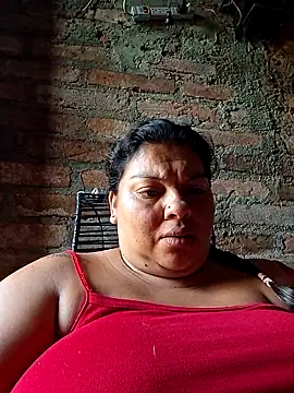 Snapshot of Juli_Powl chatting on May 10, 1:16 pm Juli Powl online show from May 10, 1:16 pm