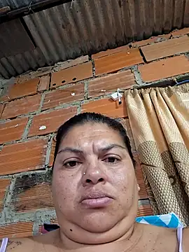 Snapshot of Juli_Powl chatting on June 8, 1:11 pm Juli Powl online show from June 8, 1:11 pm