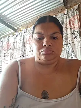 Snapshot of Juli_Powl chatting on June 15, 12:29 pm Juli Powl online show from June 15, 12:29 pm