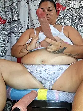 Snapshot of Juli_Powl chatting on July 27, 11:50 am Juli Powl online show from July 27, 11:50 am