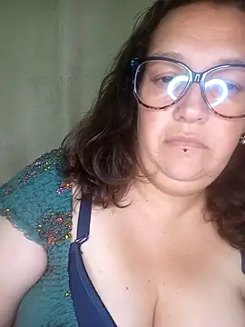  Saraqueen online show from April 26, 3:15 am