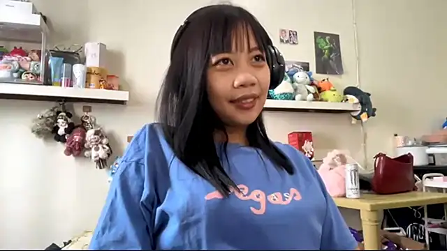 GloryKulikowski online show from February 25, 1:37 am