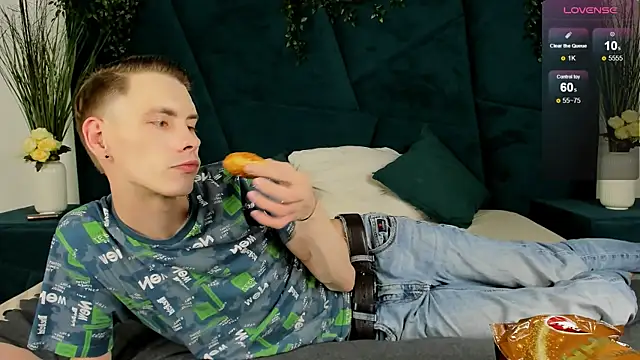 Snapshot of Erick_Wilson chatting on October 26, 7:47 am Erick Wilson online show from October 26, 7:47 am