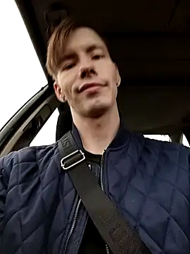 Snapshot of Erick_Wilson chatting on November 1, 8:38 am Erick Wilson online show from November 1, 8:38 am