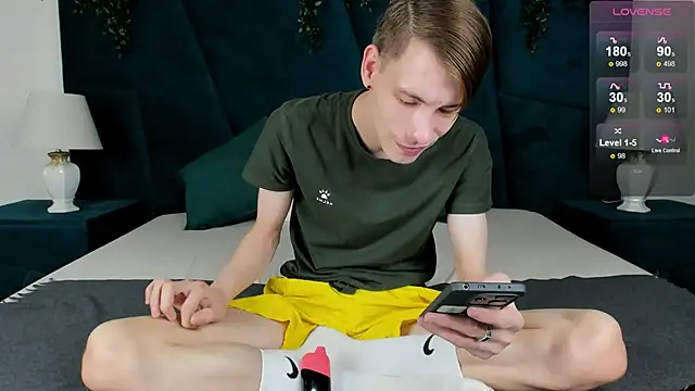 Snapshot of Erick_Wilson chatting on November 10, 8:02 am Erick Wilson online show from November 10, 8:02 am