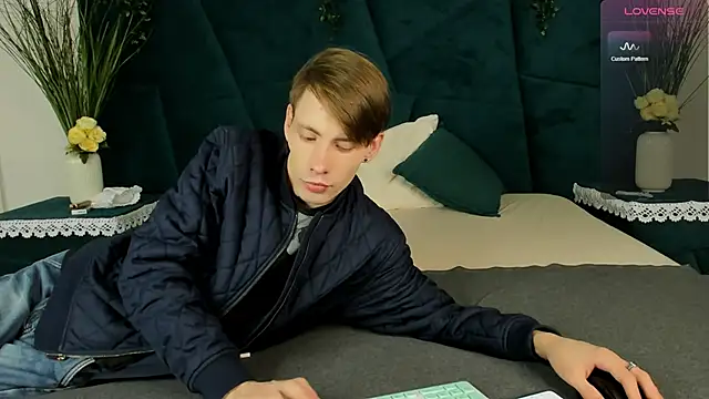 Snapshot of Erick_Wilson chatting on December 1, 7:24 am Erick Wilson online show from December 1, 7:24 am