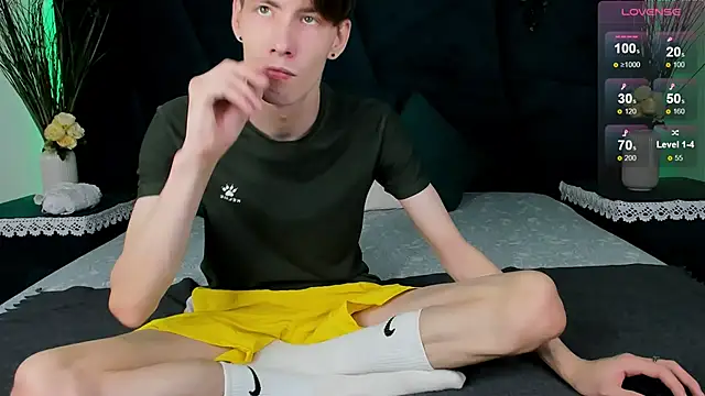 Snapshot of Erick_Wilson chatting on December 5, 6:55 am Erick Wilson online show from December 5, 6:55 am