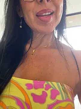 Snapshot of caritoo21 chatting on July 29, 8:51 pm caritoo21 online show from July 29, 8:51 pm
