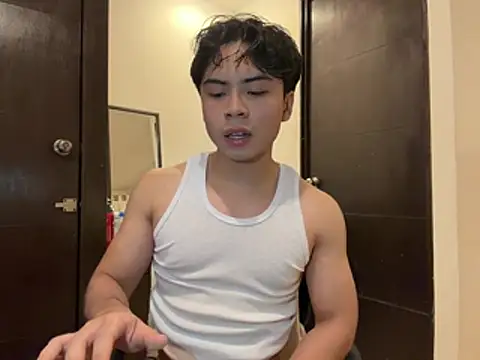 Snapshot of BentoBoxxx chatting on May 17, 2:31 am BentoBoxxx online show from May 17, 2:31 am
