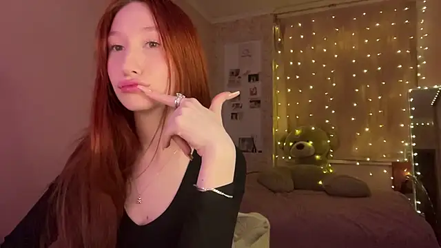 stella foxi online show from February 25, 4:27 pm