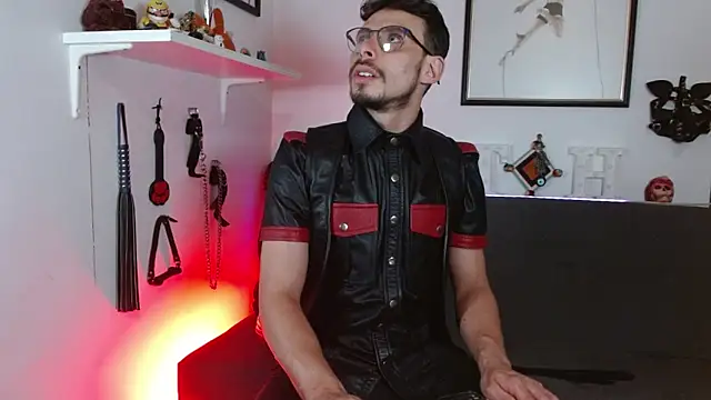 Thom sam  online show from March 6, 11:23 pm