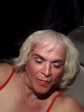 Snapshot of dustbunny64 chatting on March 22, 8:07 am dustbunny64 online show from March 22, 8:07 am