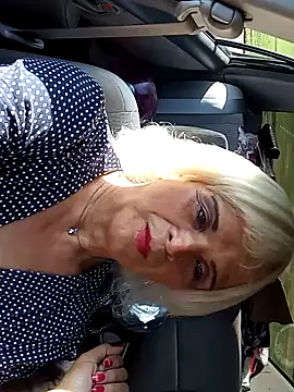 Snapshot of dustbunny64 chatting on August 2, 3:43 pm dustbunny64 online show from August 2, 3:43 pm