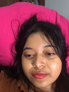 Snapshot of Emmily_hott chatting on February 26, 12:37 pm Emmily hott online show from February 26, 12:37 pm