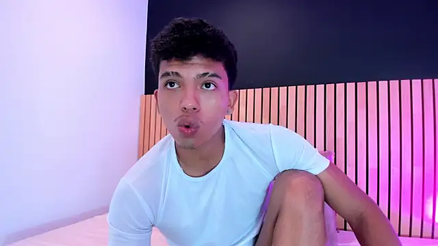 jhoystrong  online show from March 1, 2:08 pm