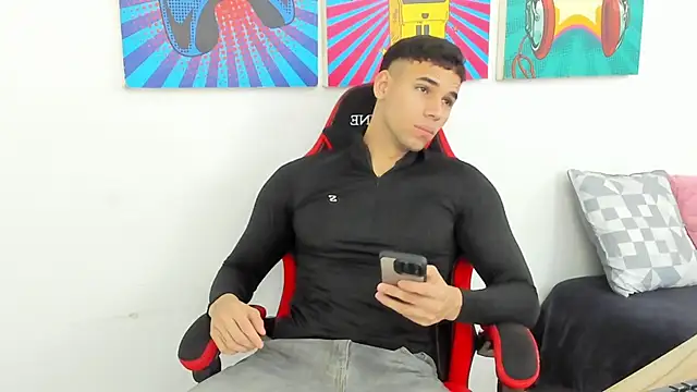 Snapshot of Thomas_walker14 chatting on May 11, 2:45 pm Thomas walker14 online show from May 11, 2:45 pm