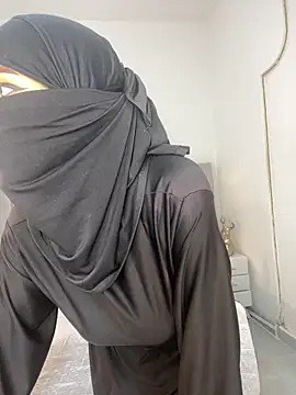 aminaa  online show from March 7, 6:38 pm