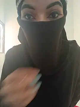 Snapshot of aminaa_ chatting on July 14, 7:30 pm aminaa online show from July 14, 7:30 pm