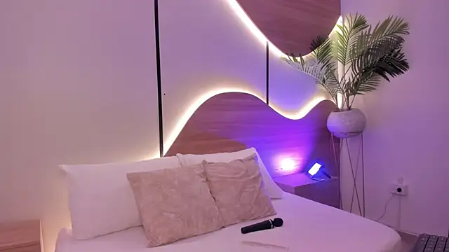 Snapshot of ariadna_boneville chatting on May 31, 2:31 am ariadna boneville online show from May 31, 2:31 am