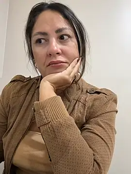 Snapshot of leona-david chatting on April 16, 12:17 pm leona-david online show from April 16, 12:17 pm