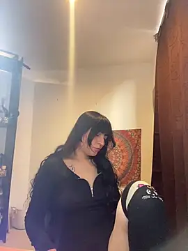 Snapshot of Abril_Thompson221 chatting on April 12, 10:48 pm Abril Thompson221 online show from April 12, 10:48 pm