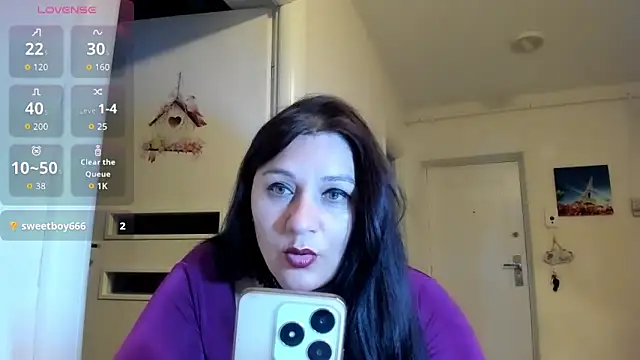 Snapshot of EVELYNA88 chatting on May 3, 7:42 pm EVELYNA88 online show from May 3, 7:42 pm
