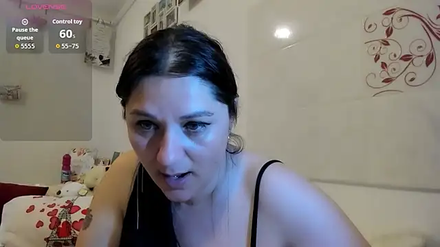 Snapshot of EVELYNA88 chatting on May 4, 7:21 pm EVELYNA88 online show from May 4, 7:21 pm