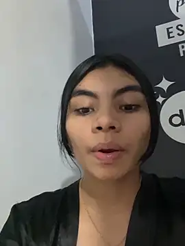 Snapshot of eimmy__skinny chatting on May 16, 1:02 am eimmy skinny online show from May 16, 1:02 am