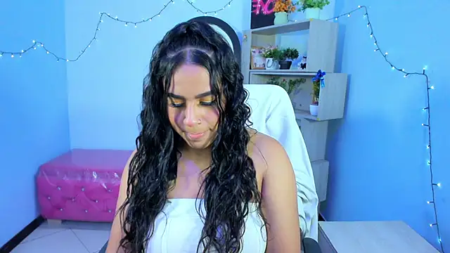 Snapshot of Scarlett_Moom chatting on July 16, 4:07 am Scarlett Moom online show from July 16, 4:07 am
