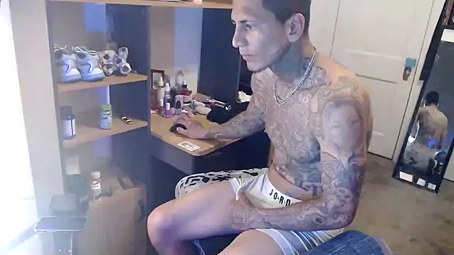 Snapshot of freaknine69 chatting on March 26, 12:39 am freaknine69 online show from March 26, 12:39 am