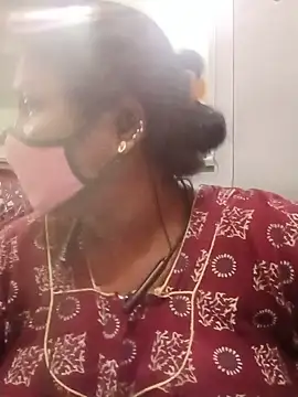 Snapshot of tamilkaviya431 chatting on June 14, 5:31 am tamilkaviya431 online show from June 14, 5:31 am