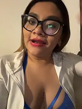 Snapshot of ludmila_x chatting on February 15, 5:48 am ludmila x online show from February 15, 5:48 am