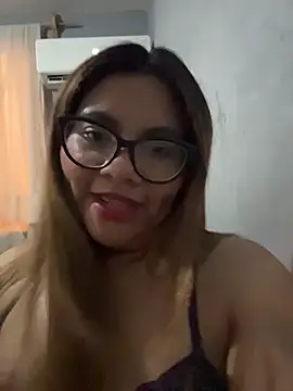 Snapshot of ludmila_x chatting on March 3, 5:24 am ludmila x online show from March 3, 5:24 am