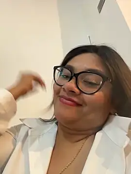 Snapshot of ludmila_x chatting on April 12, 6:29 am ludmila x online show from April 12, 6:29 am