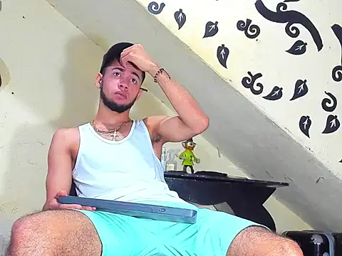 Snapshot of Jhon_malo chatting on April 8, 9:26 pm Jhon malo online show from April 8, 9:26 pm