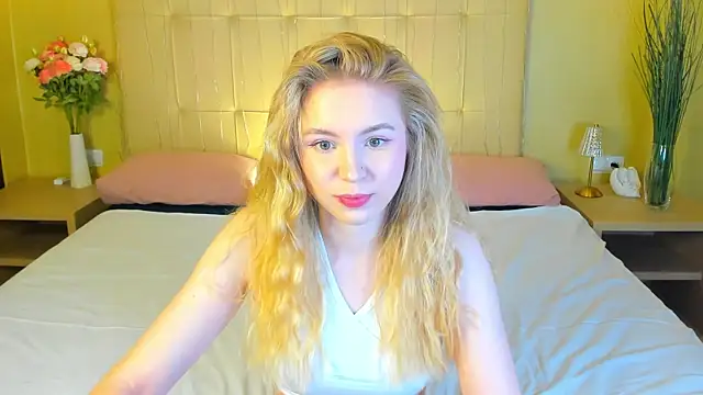 Snapshot of Linda__Bloom chatting on May 9, 1:00 am Linda Bloom online show from May 9, 1:00 am