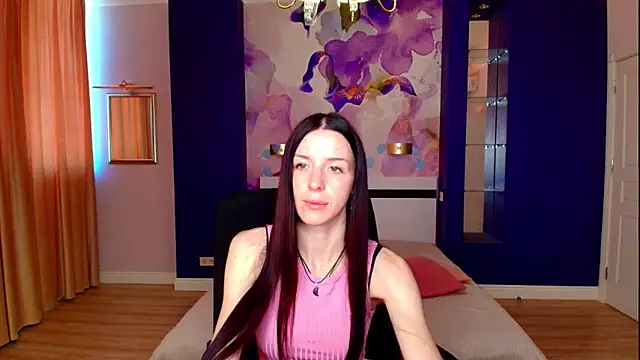 Snapshot of NoirDiva chatting on May 7, 5:57 am NoirDiva online show from May 7, 5:57 am